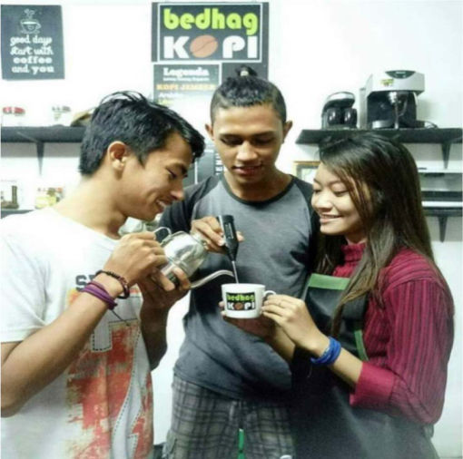 Kopi membawa kehangatan